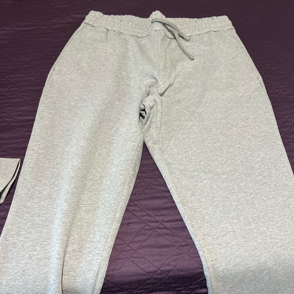 Men’s Versace Sweatpants - Picture 2 of 3